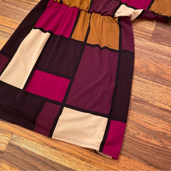 Colorblock Dress - Picture 6 of 7